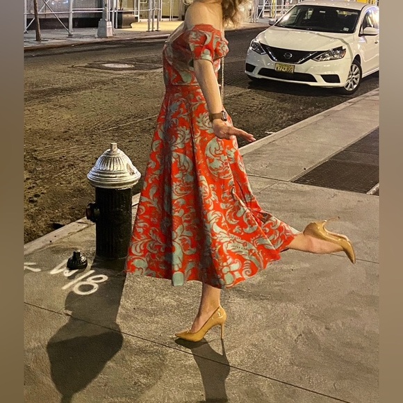 ALICE + OLIVIA FREDIA PUFF SLEEVE MIDI DRESS IN SIZE 2 - Picture 4 of 7